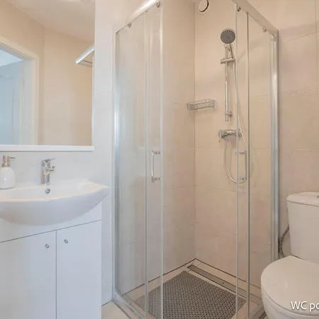 Remus House Ii Dom Nad Morzem Na Wylacznosc Dla 12 Osob 招待所 3*